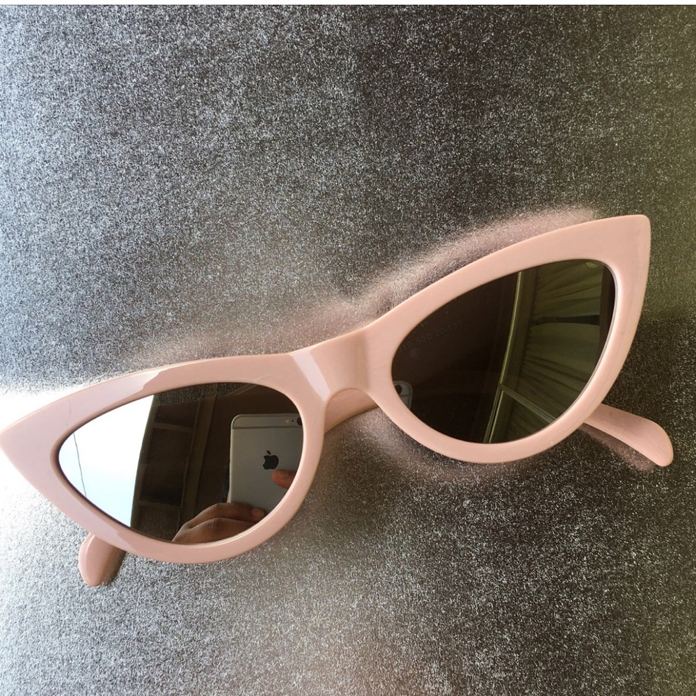 Pink cat eye sunnies